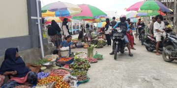 Suasana Pasar Towakona yang baru dibuka Kembali. (Foto red)