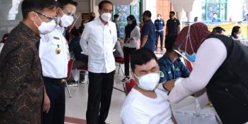 Presiden Jokowi Pantau Vaksinasi Wartawan