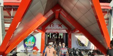 Pintu masuk Gelora Bahrain Kasuba (GBK). (Foto Risto, Jaretnews)