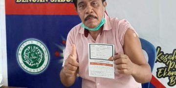Kadis Nakertrans Halsel Ilham Abubakar usai di imunisasi Covid 19