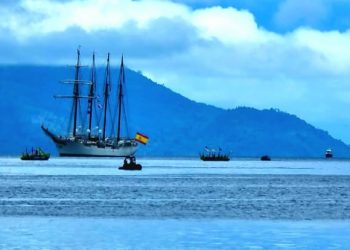 Kapal Latih Angkatan Laut Juan Sebastian Elcano  saat tiba di Kota Tidore Kepuluan. (Foto Istimewa)