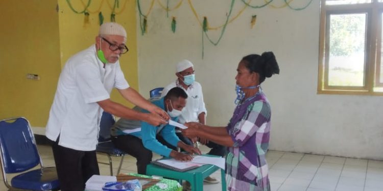 Penyaluran zakat oleh Yayasan As Syifa Jakarta di Halsel