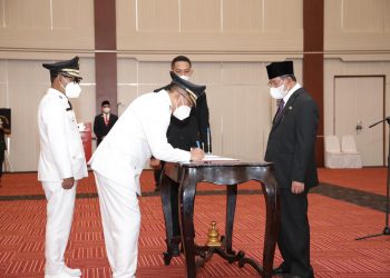 Walikota dan wakil walikota Ternate dilantik (Foto Humas Pemprov Malut)