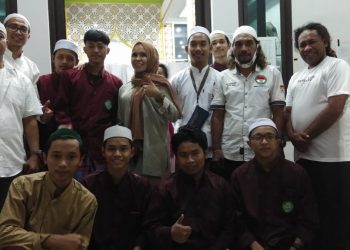 Pengurus DPP 3M bersama Jamaah Masjid