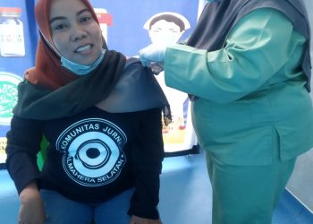 Ketua KJH bersama Personil saat mengikuti Vaksinasi Covid -19 di RSUD Labuha