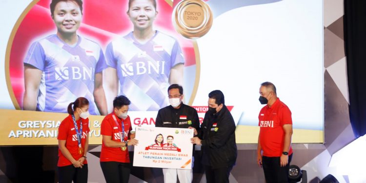 Pemberian Apresiasi Pada Malam Penganugerahan Atlet dan Official Bulu Tangkis (Foto : Dok BNI)