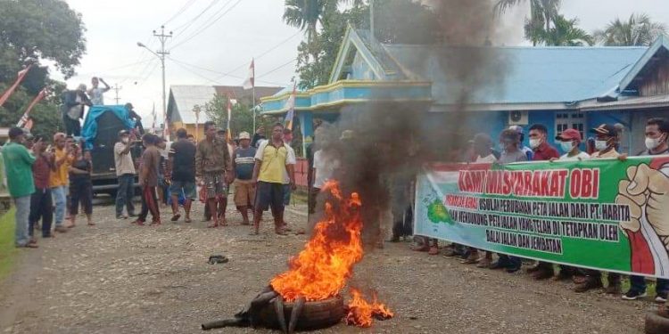 warga Obi mengamuk mereka kecewa dengan PT Harita Gruop (Foto : Istimewa)