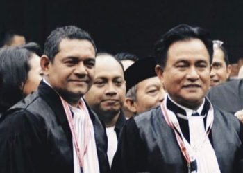 Prof, Yusril Izha Mahendra bersama Dr. Fahri Bachmid,S.H.,M.H, (Foto : Ami)