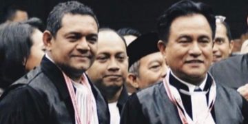 Prof, Yusril Izha Mahendra bersama Dr. Fahri Bachmid,S.H.,M.H, (Foto : Ami)
