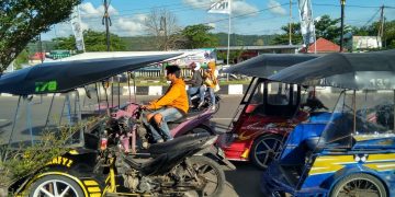 Bentor, Pilihan Transportasi di Kota Sofifi (Foto : Wahyudi)