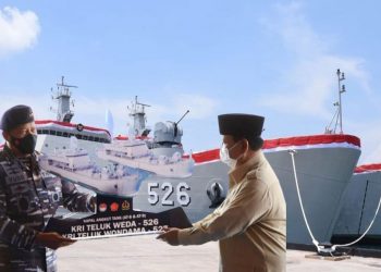 Mentri Pertahanan RI Prabowo Subianto Menyerahkan 2 Kapal Perang Kepada TNI AL (Foto : Ist)
