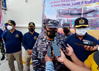 Program Surya Baskara Jaya oleh TNI AL di Kota Tikep (Foto : Randi)