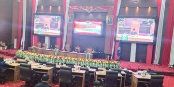 Sidang Paripurna Penyampaian Ranperda di Gedung DPRD Maluku Utara (Foto : Arul)