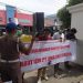 Aksi Demo di Kediaman Gubernur Maluku Utara (Foto : Alfahd)