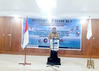 Bupati Halsel, H. Usman Sidik Saat Memberikan Sambutan (Foto : JN)