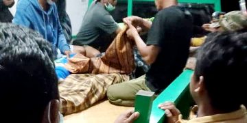 Jenazah saat dibawa mengunakan mobil Pic Up