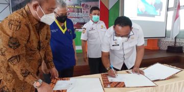 Sekretaris Daerah Provinsi Maluku Utara, Samsudin Abdul Kadir Lakukan Penandatangan MoU (Foto : Dok Adpim)