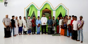 Foto bersama Wabup Halsel dengan Masyarakat Amasing Kali