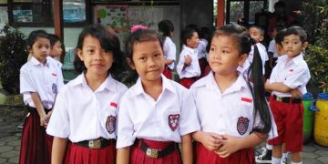 Ilustrasi Siswa Baru Sekolah Dasar