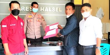 Kuasa Hukum Etus Maici, S.Pd, Melaporkan Pemilik akun FB ke Polres Halsel
