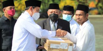 Penyerahan Bantuan oleh Kanwil Kemenag Maluku Utara