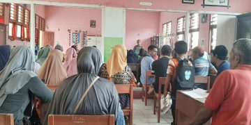 Vaksinasi di SDN 205 Halsel di Dampingi Orang Tua Siswa