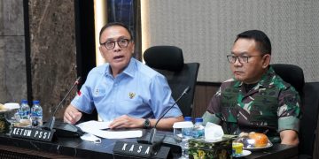 Ketum PSSI Mochamad Iriawan dan KSAD Jenderal Dudung Abdurachman.