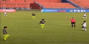Pertandingan Persihalsel vs Bandung United di Stadion Brawijaya ditunda