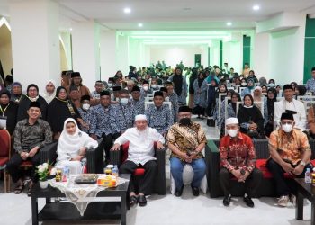 Gubernur Abd Gani Kasuba bersama Jamaah Umrah (Dok Adpim_