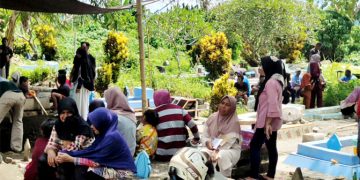 Korban Intan Tomagola saat pemakaman