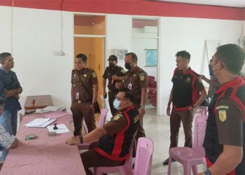 Jaksa geledah kantor Desa Marabose