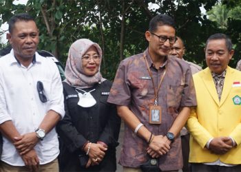 Menparekraf Sandiaga Salahudin Uno bersama Rektor Unkhair Ternate, Rida Adjam (Ist)