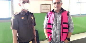 Tersangka WS (Pakai Rompi) saat berada di Lapas