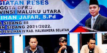 Ketua Komisi III DPRD Provinsi Malut, Rusihan Jafar saat melaksanakan Reses di Halsel