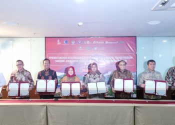 Penandatangan MoU PT. TBP bersama sejumlah pihak terkait Program Rehabilitasi Mangrove di Bali