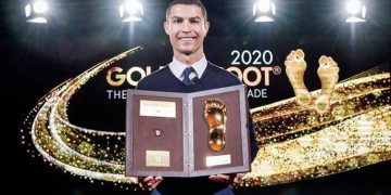 Ronaldo Pemenang Golden Foot 2020 (Is)