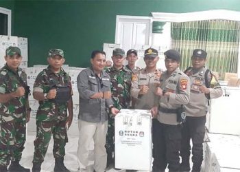 Zaki Wahab Bersama Tenaga Keamanan Bacan Timur Tengah Usai PSU Pilkades Tawa