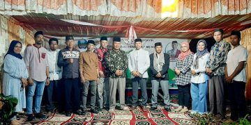 Camat Bacan Timur bersama para Kades di acara Isra Mi'raj Desa Nyonyifi