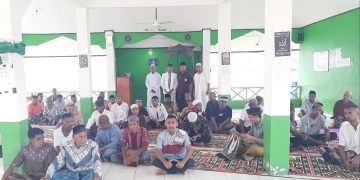 Suasana warga binaan Lapas Labuha usai Sholat Jum'at bersama