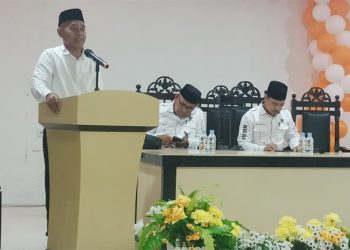 Kepala Kanwil Kemenag Malut, Hi. Amar Manaf saat membuka kegiatan Pembinaan ASN Lingkup Kemenag Kota Ternate
