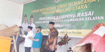 Pemukulan Beduk Kampung Rasay oleh Gubernur AGK di Bibinoi