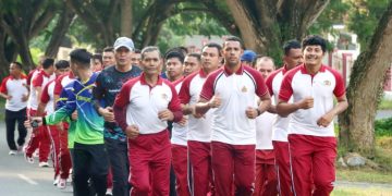 Wakapolda Malut Brigjen Pol. Drs. Eko Para Setyo Siswanto, M.Si olah raga bersama personil Polres Halsel