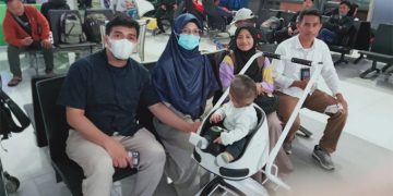 Empat warga Malut korban konflik di Sudan saat tiba di Bandara Babullah Ternate