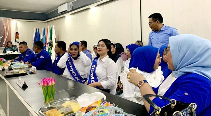 Pengurus Partai Demokrat Halsel Saat Mendaftar di KPU