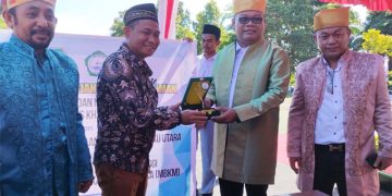Sekprov Berikan Penghargaan Purna Bhakti