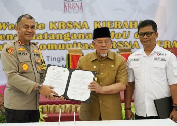Gubernur Malut, KH. Abdul Gani Kasuba bersama Dir.Intelkam Polda Malut, Kobes.Pol. Hadi Wiyono, S.IK