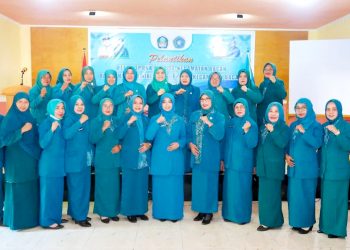 Istri Bupati Halsel, Rifa'at Al-Sa'adah bersama 14 Ketua TP - PPK Desa se Bacan