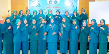 Istri Bupati Halsel, Rifa'at Al-Sa'adah bersama 14 Ketua TP - PPK Desa se Bacan