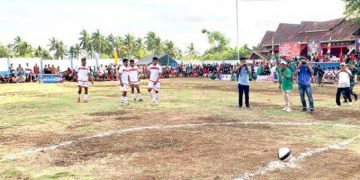 Lapangan Sepak Bola di Desa Guruapin Kayoa