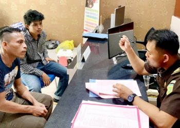 Polres Serahkan Tersangka Kasus Bom Ikan Ke Kejaksaan